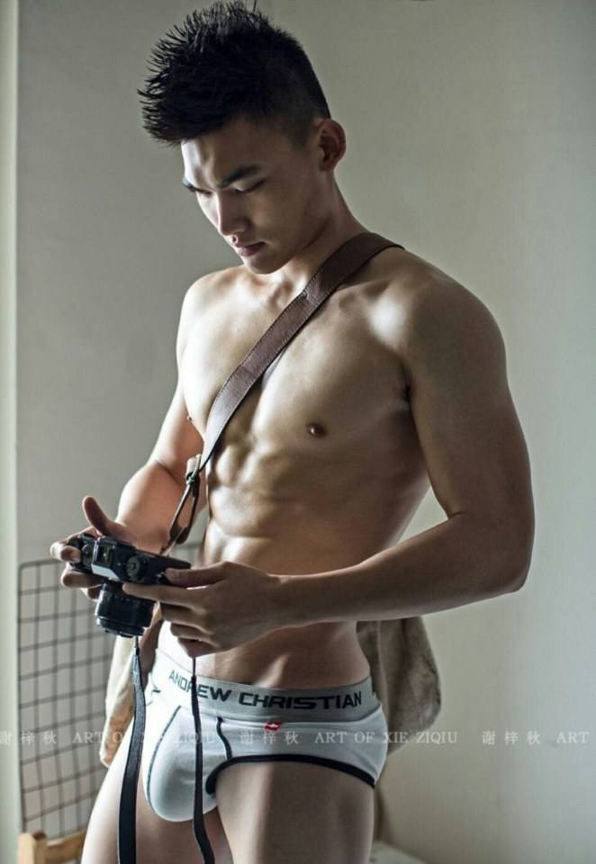 hot male 75 (18+)