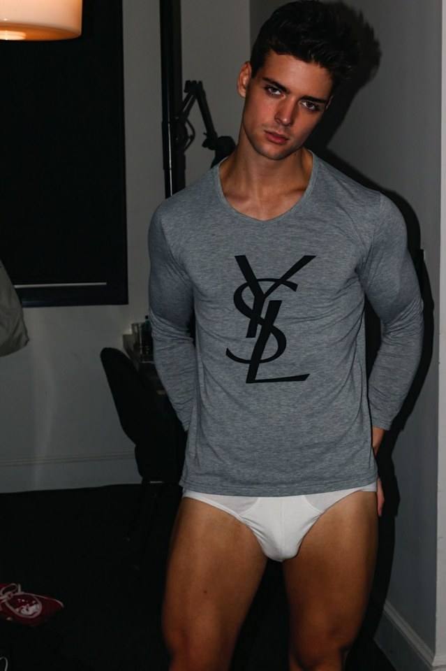 hot male 76 (18+)