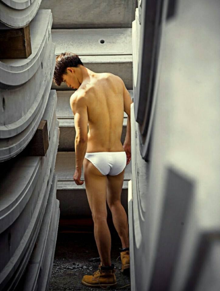 hot male 79 (18+)