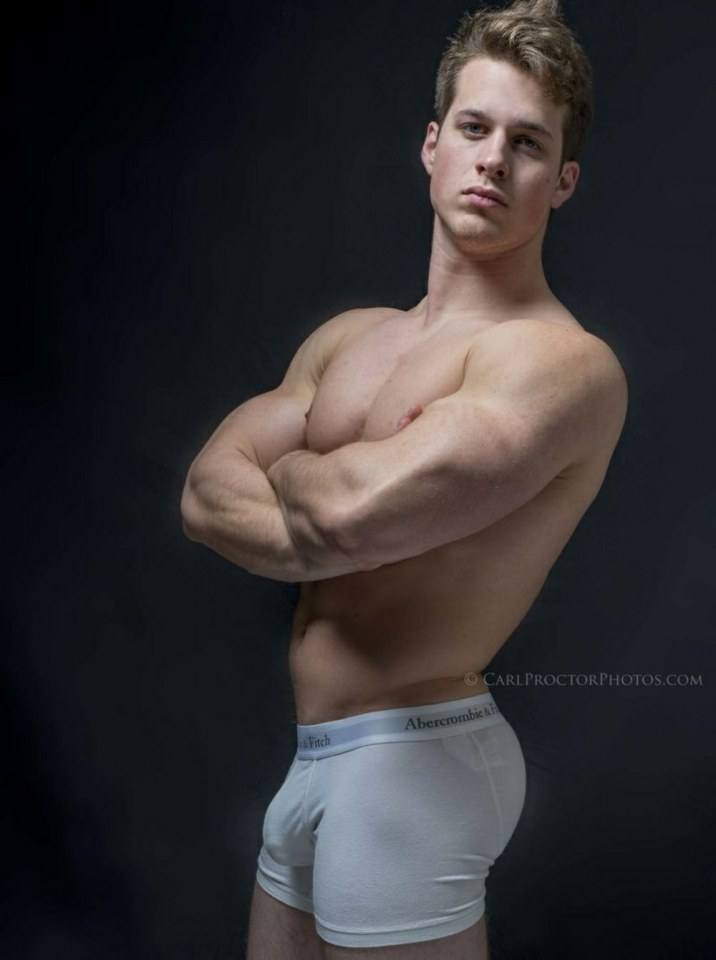hot male 79 (18+)