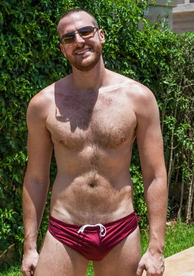 hot male 79 (18+)
