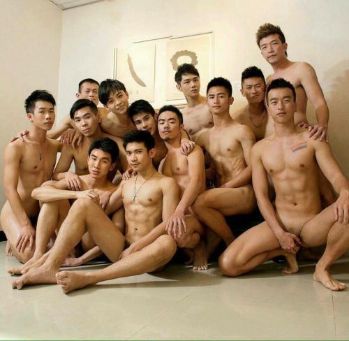 hot male 82 (18+)