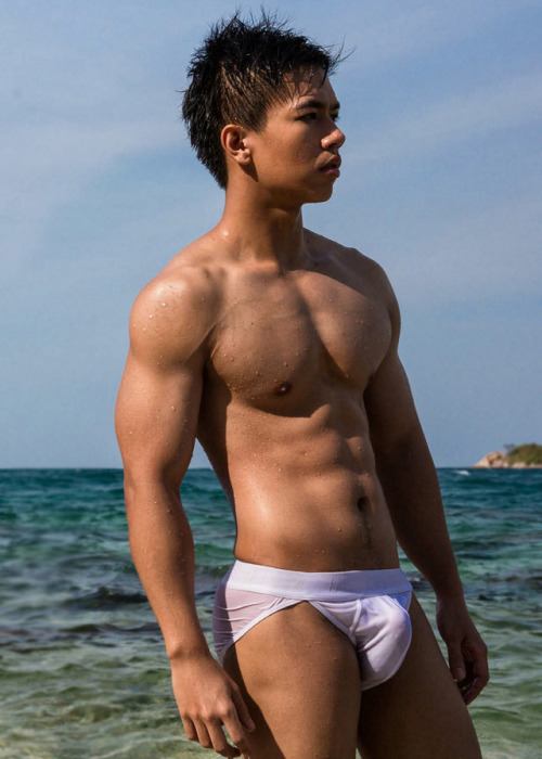 hot male 82 (18+)