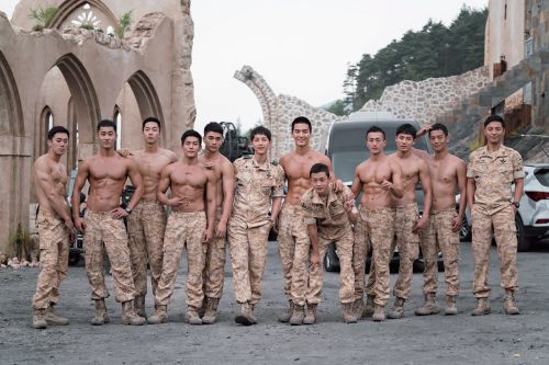 hot male 82 (18+)