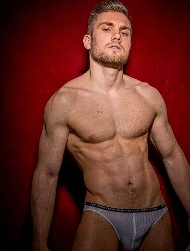 hot male 84 (18+)