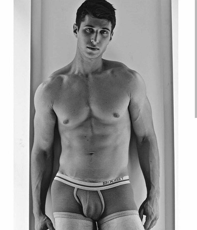 hot male 84 (18+)
