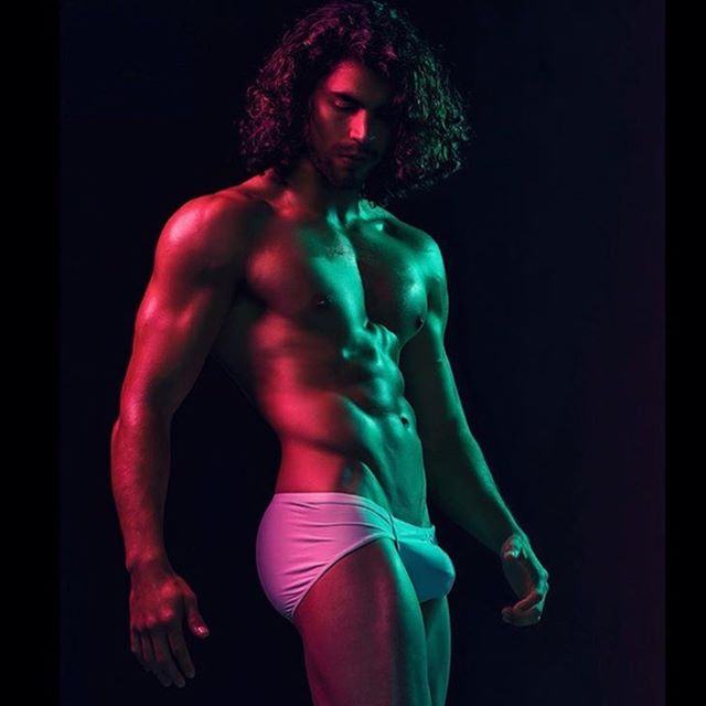 hot male 84 (18+)