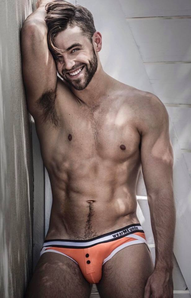 hot male 85 (18+)