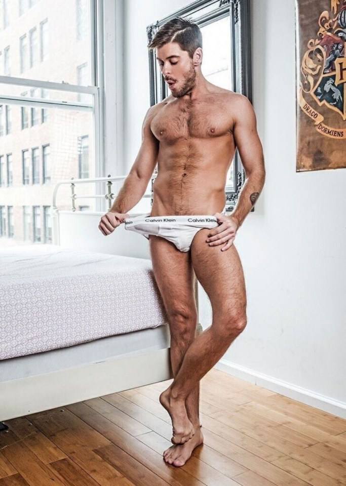 hot male 85 (18+)