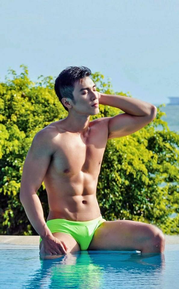 hot male 86 (18+)
