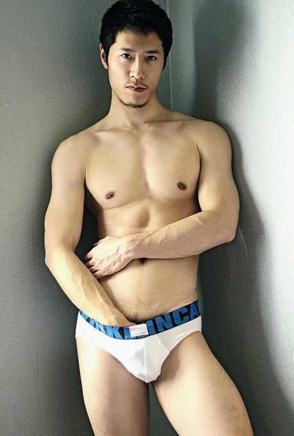 hot male 86 (18+)
