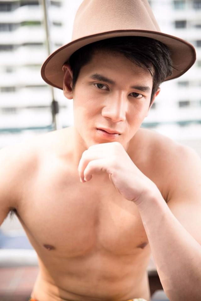 กรุแตก CRAZY magazine 01 แจกภาพหนุ่มหล่อ