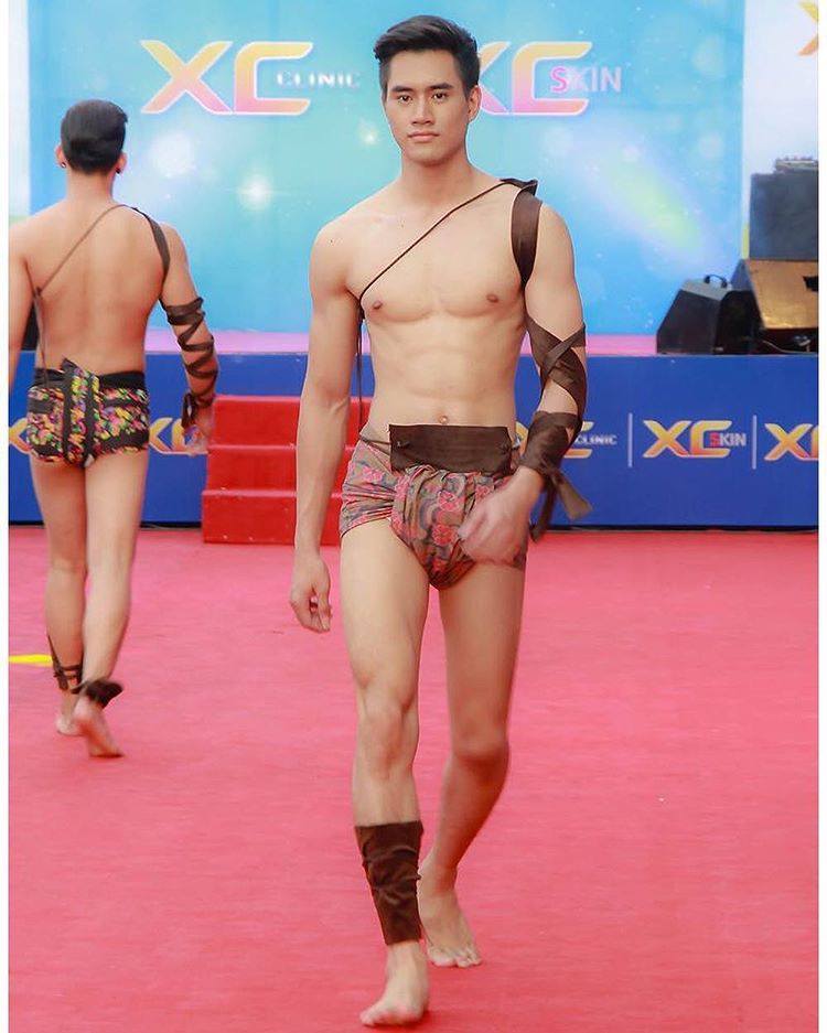 หนุ่มไทยหล่อล่ำขาวหุ่นดี ดีกรีMr.Globalthailand2017