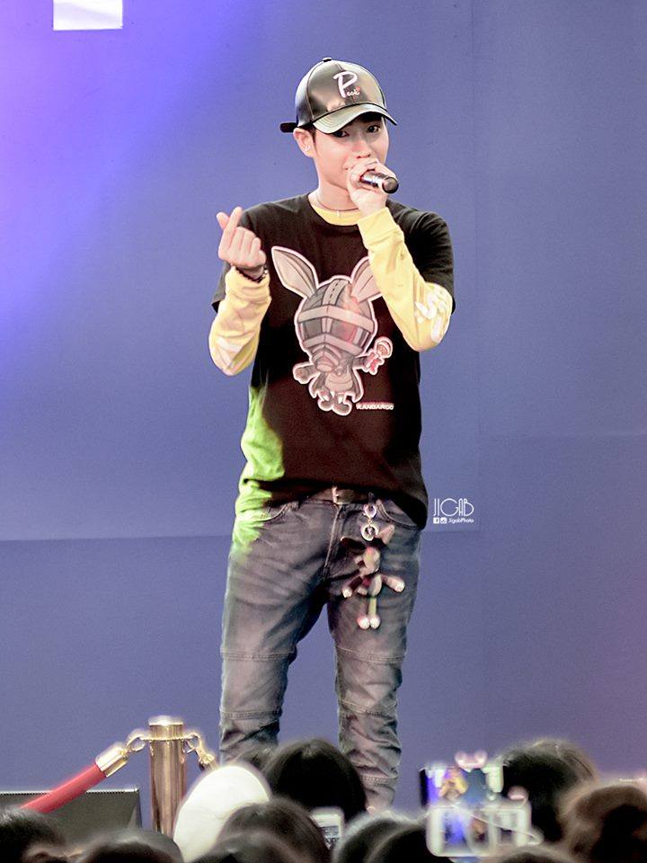 รวมรูปคุณหลวงผลิตในงาน OPPO ที่ Centralworld