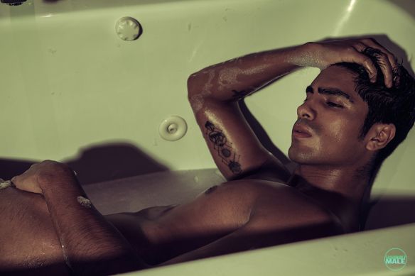 มาปลุกนายแบบDany Pe&ntilde;a จากประเทศเปรูให้ตื่น แล้วพาเขาไปแช่น้ำอุ่นกันเถอะ