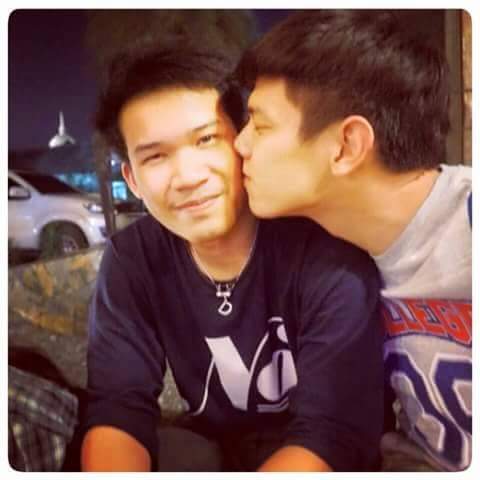 จุมพิตชายหนุ่ม 1,801