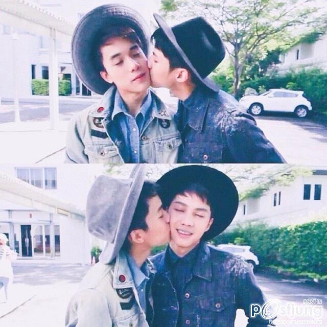 จุมพิตชายหนุ่ม 1,801