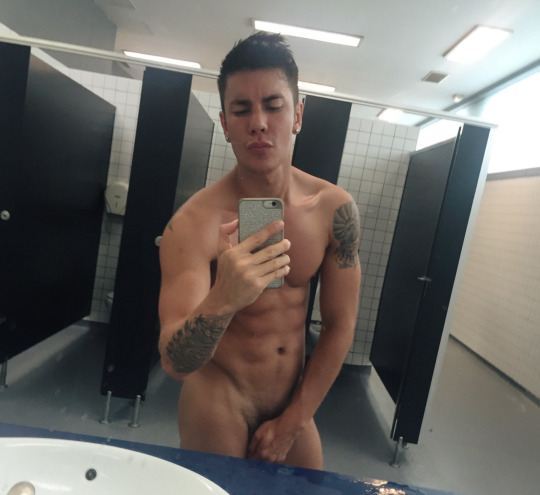 hot male 94 (18+)