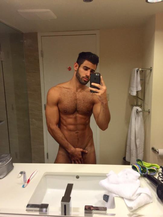 hot male 94 (18+)
