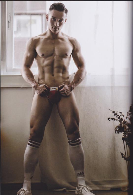 hot male 94 (18+)