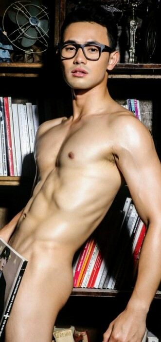 hot male 94 (18+)