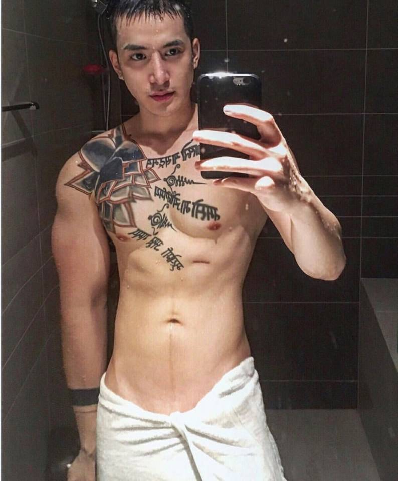 hot male 95 (18+)