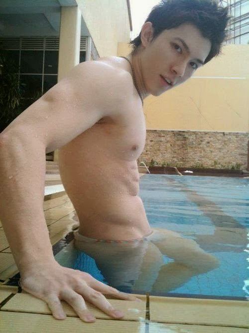 hot male 95 (18+)