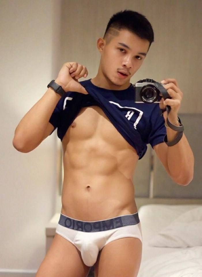 hot male 95 (18+)