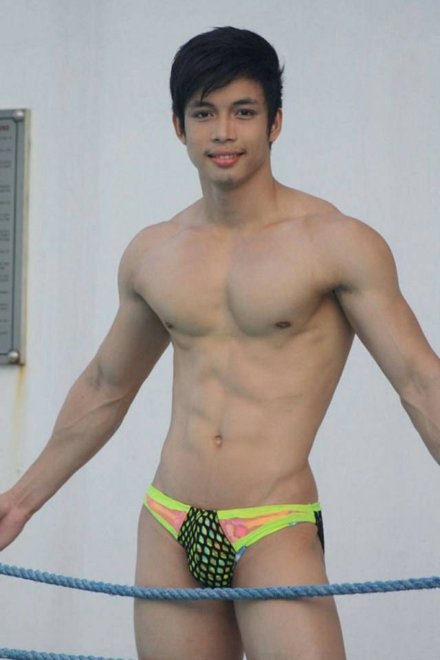 hot male 95 (18+)