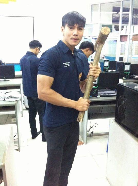 แต่งตัวไม่เรียบร้อยโดนตีนะคะ 1,811