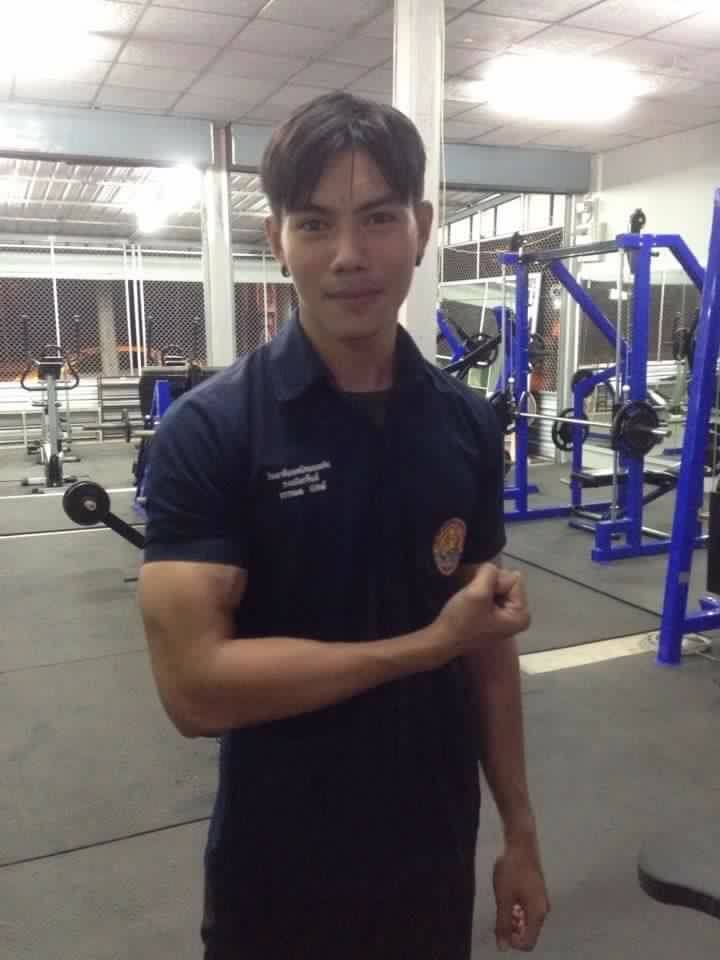 แต่งตัวไม่เรียบร้อยโดนตีนะคะ 1,811