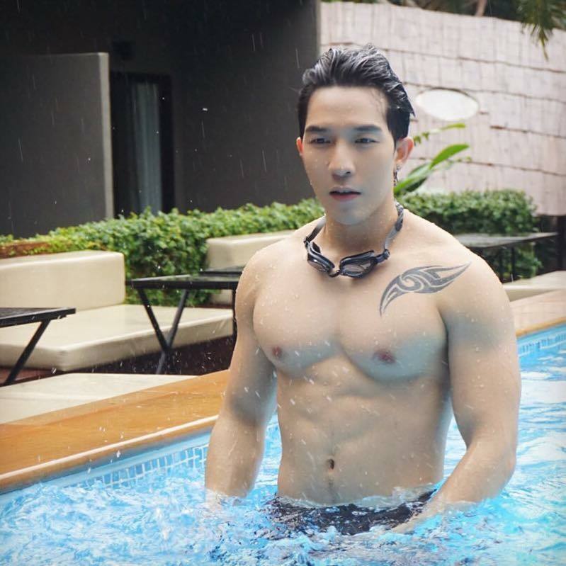 หน่มน้ม 1,824