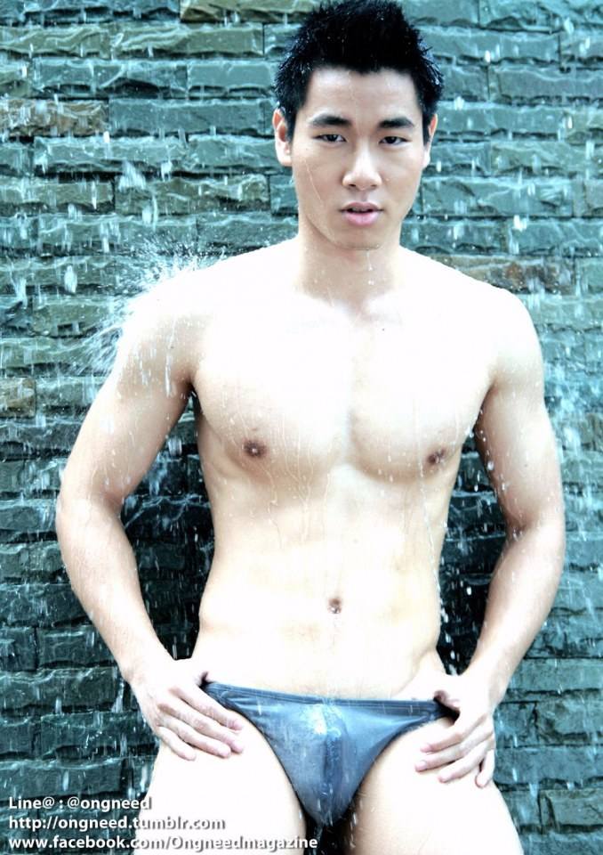 กรุแตก NEED+ issue 16 นายแบบหล่อตี๋ เป้าบึ่มมาก แจกฟรี!!!