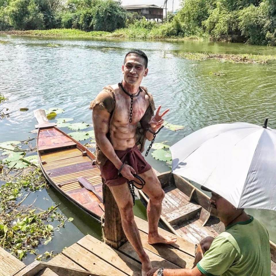 อกแน่นอยากลูบไล้