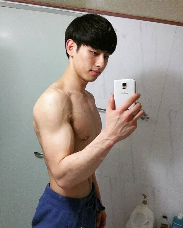 หล่อหน้าใสฟรุ้งฟริ้ง 1,867