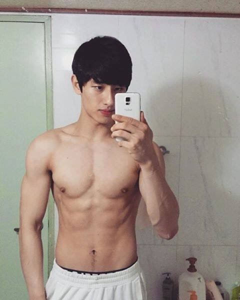 หล่อหน้าใสฟรุ้งฟริ้ง 1,867