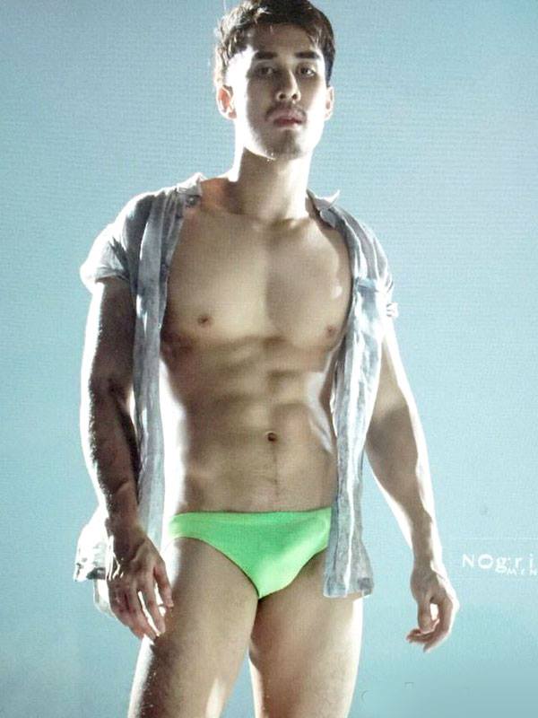 ดิว The Star 9 ถอดผ้าโชว์เซ็กซี่