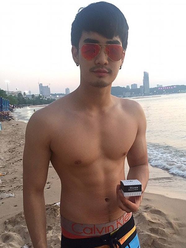 ดิว The Star 9 ถอดผ้าโชว์เซ็กซี่