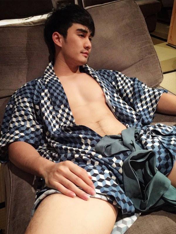 ดิว The Star 9 ถอดผ้าโชว์เซ็กซี่
