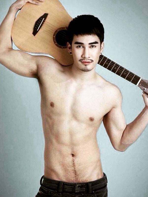 ดิว The Star 9 ถอดผ้าโชว์เซ็กซี่