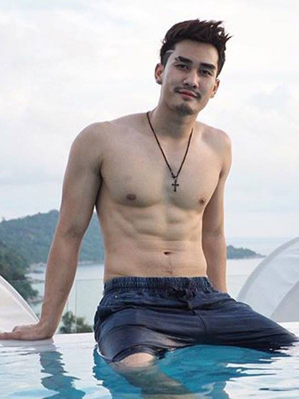 ดิว The Star 9 ถอดผ้าโชว์เซ็กซี่