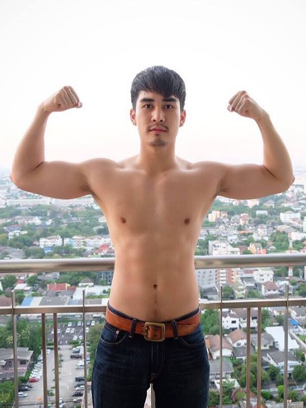 ดิว The Star 9 ถอดผ้าโชว์เซ็กซี่