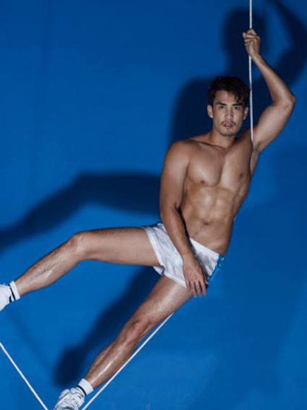 ดิว The Star 9 ถอดผ้าโชว์เซ็กซี่