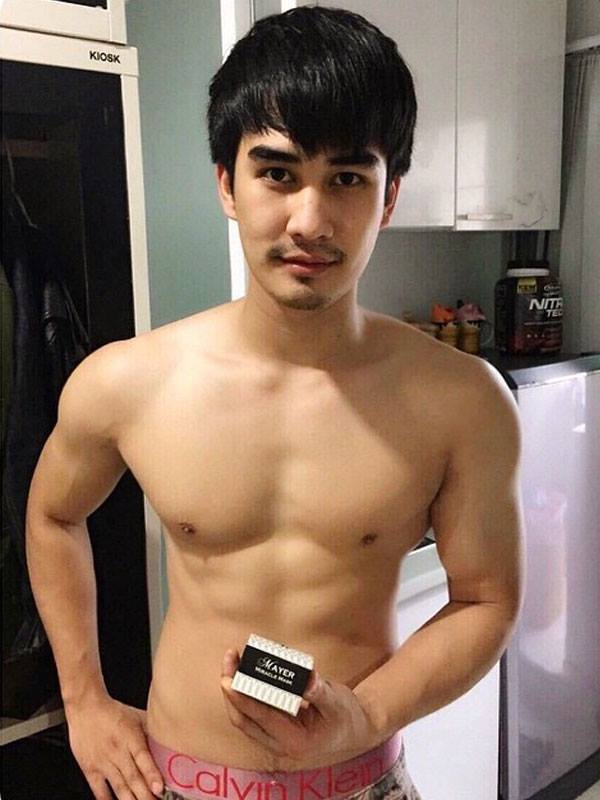 ดิว The Star 9 ถอดผ้าโชว์เซ็กซี่