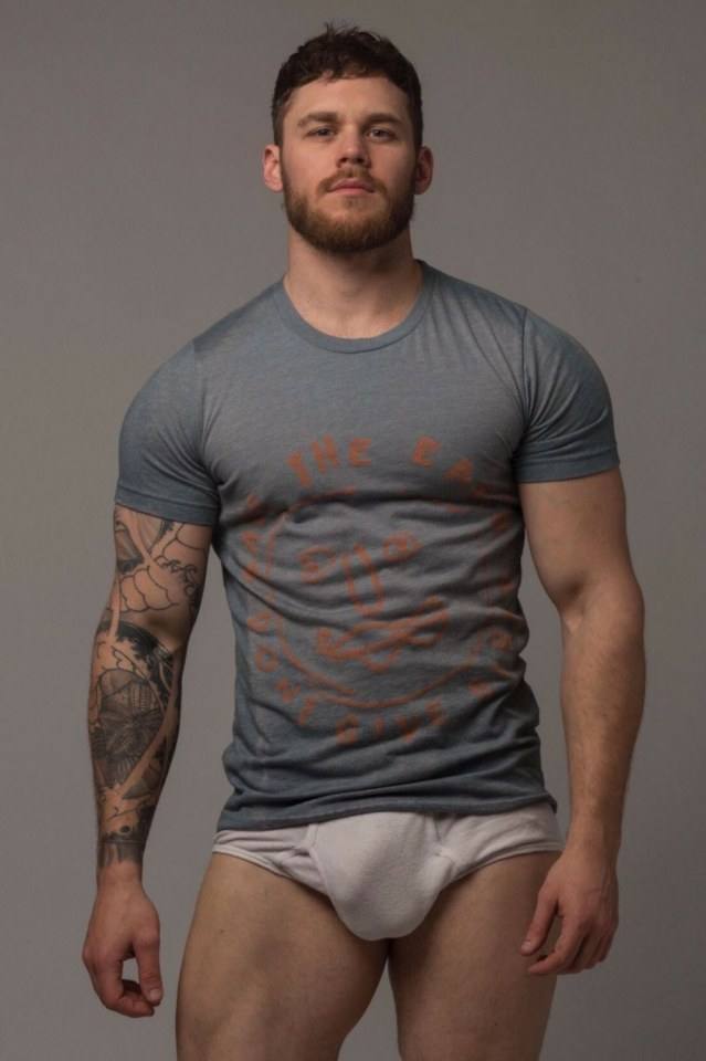 hot male 100 (18+)