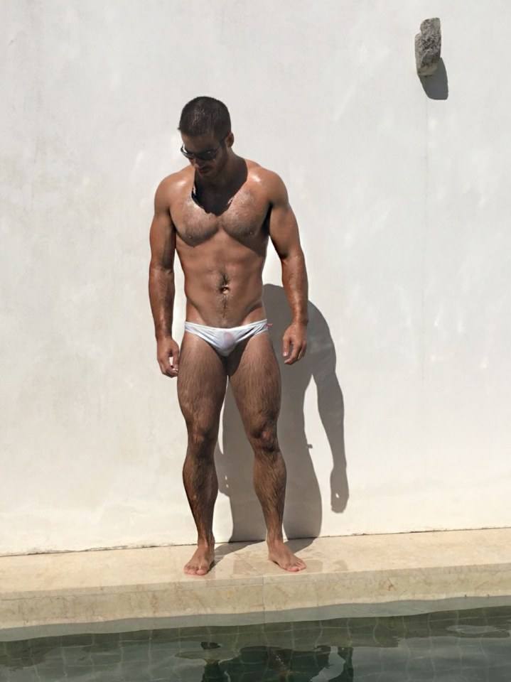 hot male 100 (18+)