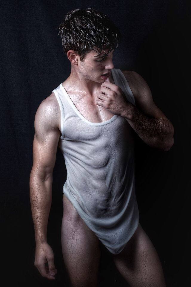 hot male 100 (18+)
