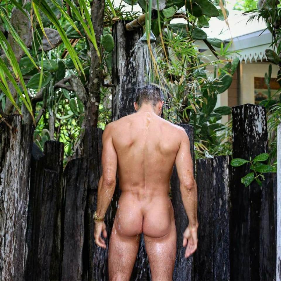 hot male 100 (18+)