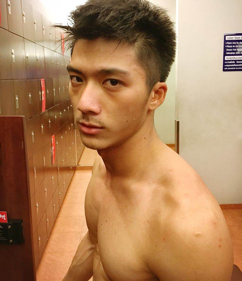 คุณใจเย็นก่อนนะคะ ผู้ชายคนนั้นเขาเป็นแค่เพื่อนจริงๆ อย่าเพิ่งโกรธฉันเลย 1,902