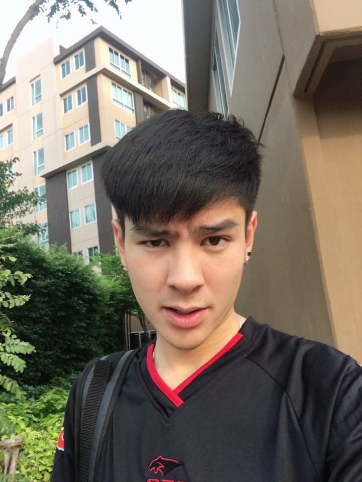 คุณใจเย็นก่อนนะคะ ผู้ชายคนนั้นเขาเป็นแค่เพื่อนจริงๆ อย่าเพิ่งโกรธฉันเลย 1,902